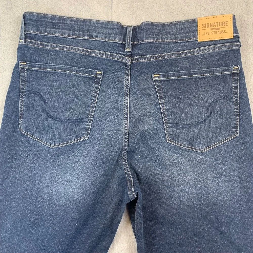 Signature Levi Modern Bootcut Jeans Women's W32 L32 (28